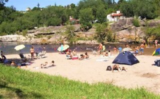 balneario-el-fantasio-rio-playa-villa-carlos-paz-2