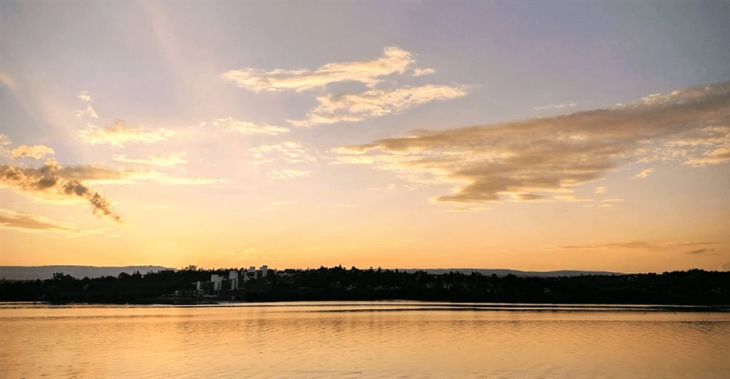 lago san roque vista desde la plaza federal