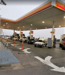 Estación de servicio cerca de la Estación de Peaje Ruta 20