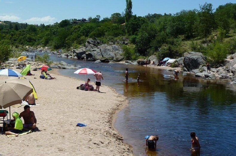 Balneario Piedras Negras de Tala Huasi